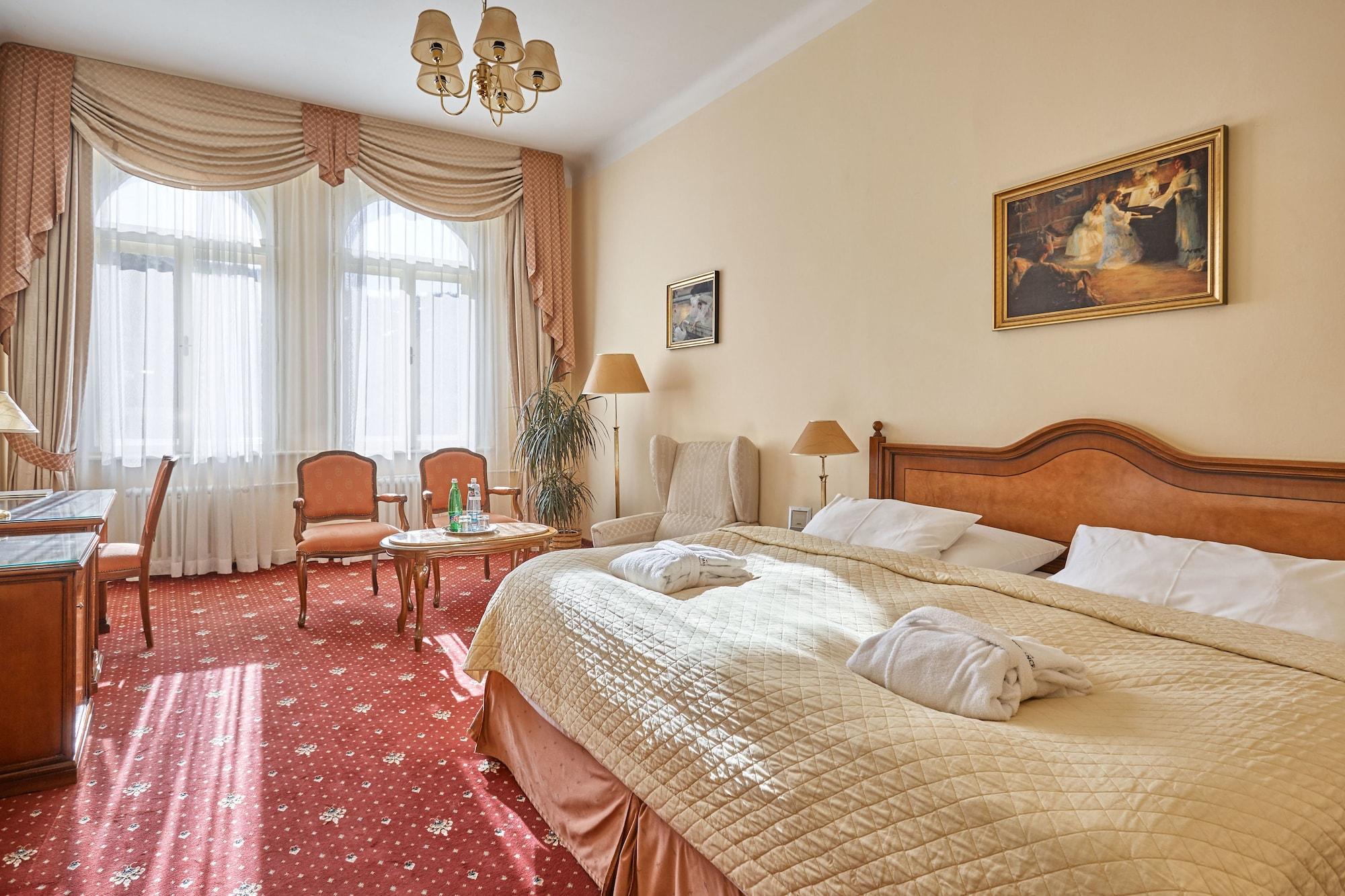 Romance Hotel