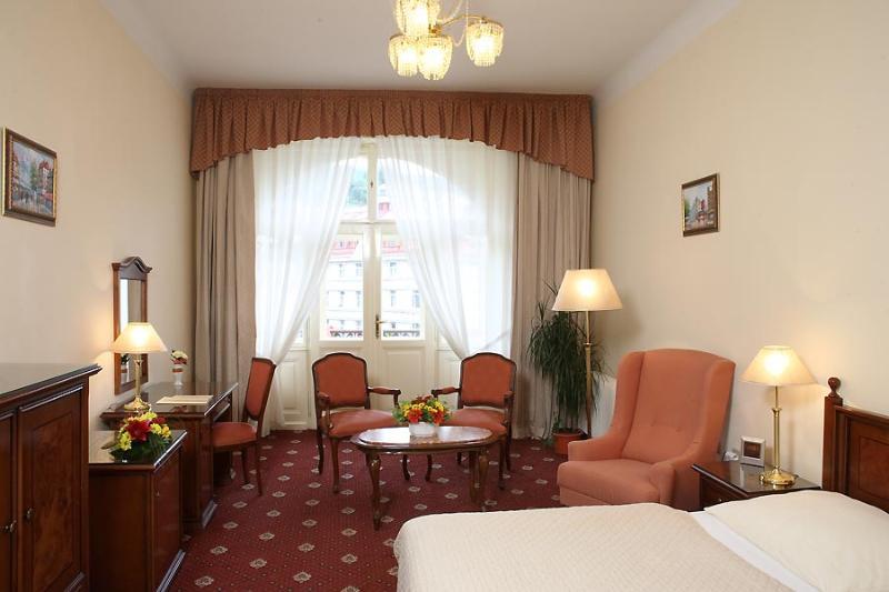 Romance Hotel